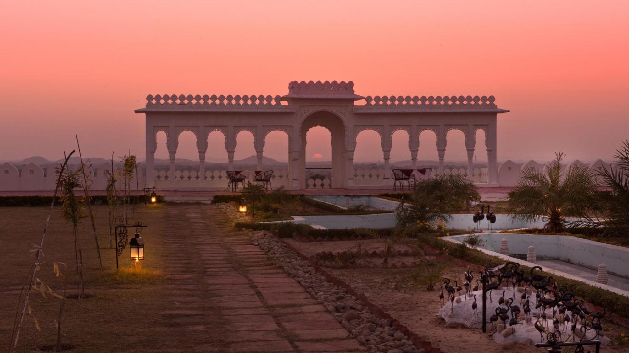 ホテル Aaram Baagh Pushkar By Pachar Group エクステリア 写真